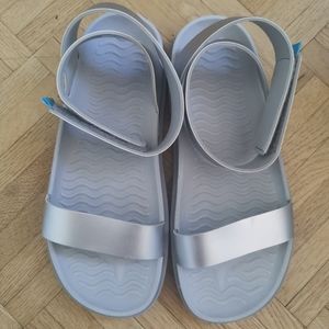 Native "Juliet Metallic" women's sandals in Silver